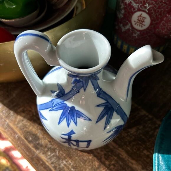 Vintage Chinese Hand Painted Porcelain Tea Pot/ Pitcher 5” - Picture 2 of 10